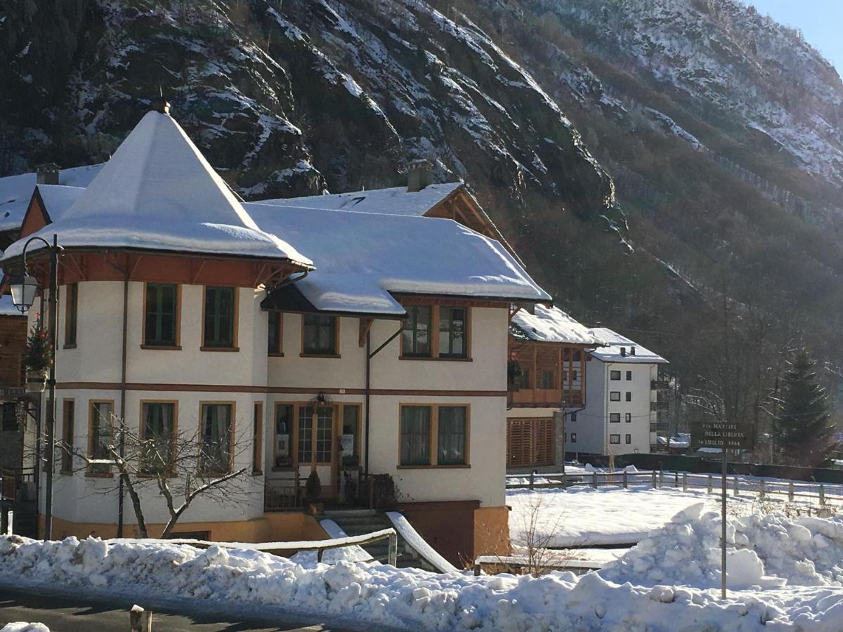 L'Aria Di Casa Bed & Breakfast Аланя Валсесия Екстериор снимка