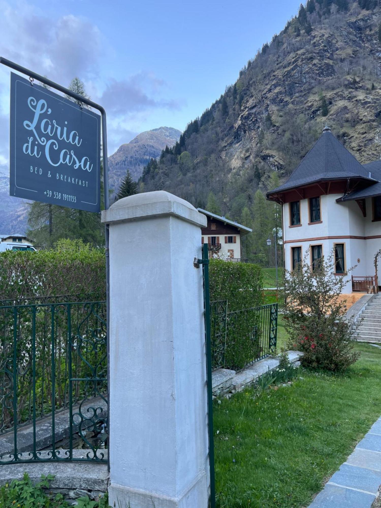 L'Aria Di Casa Bed & Breakfast Аланя Валсесия Екстериор снимка