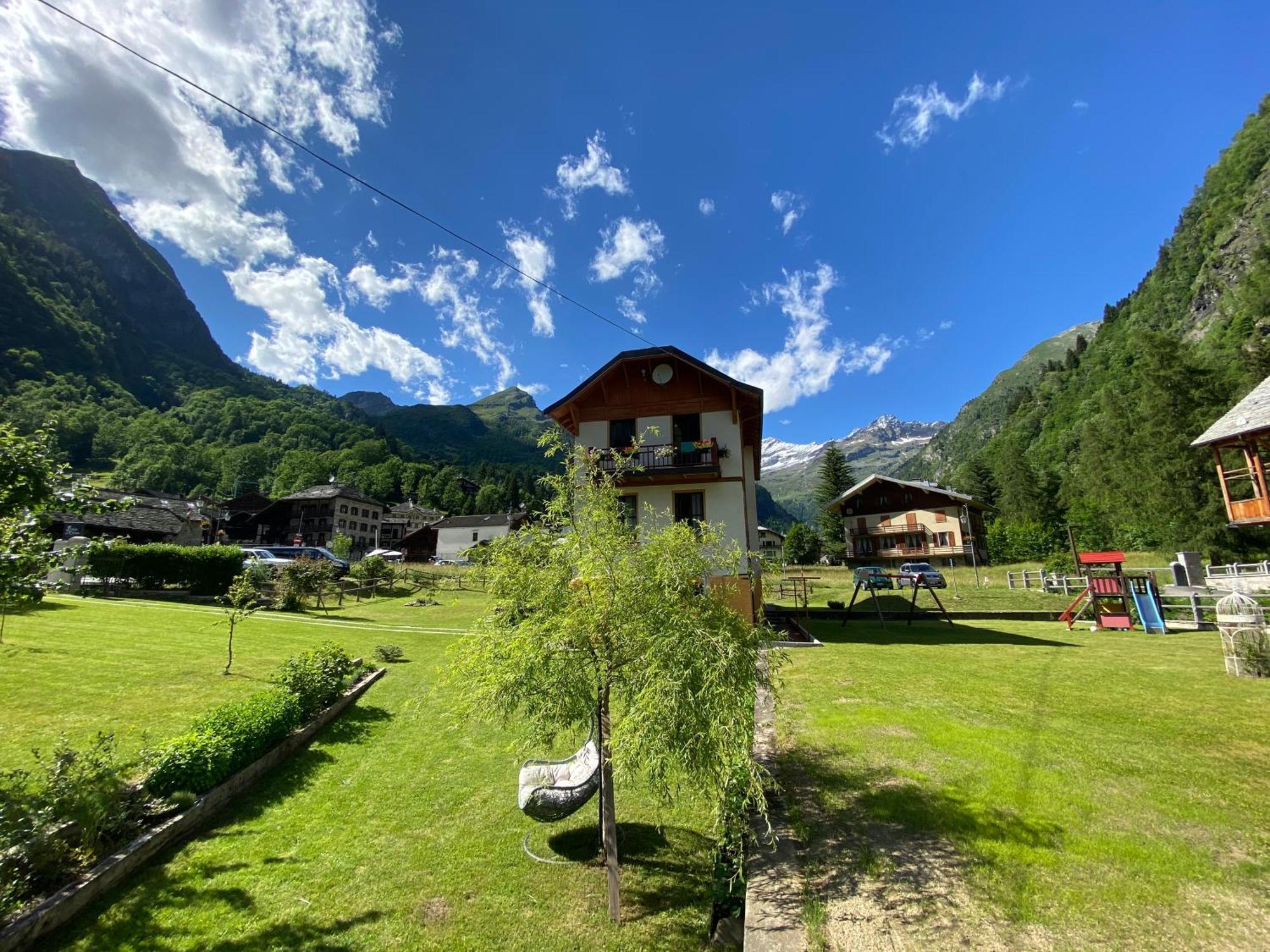 L'Aria Di Casa Bed & Breakfast Аланя Валсесия Екстериор снимка