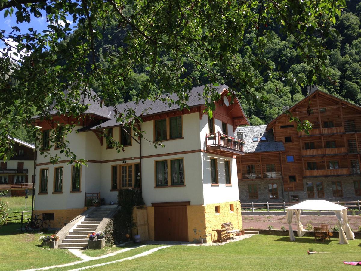 L'Aria Di Casa Bed & Breakfast Аланя Валсесия Екстериор снимка