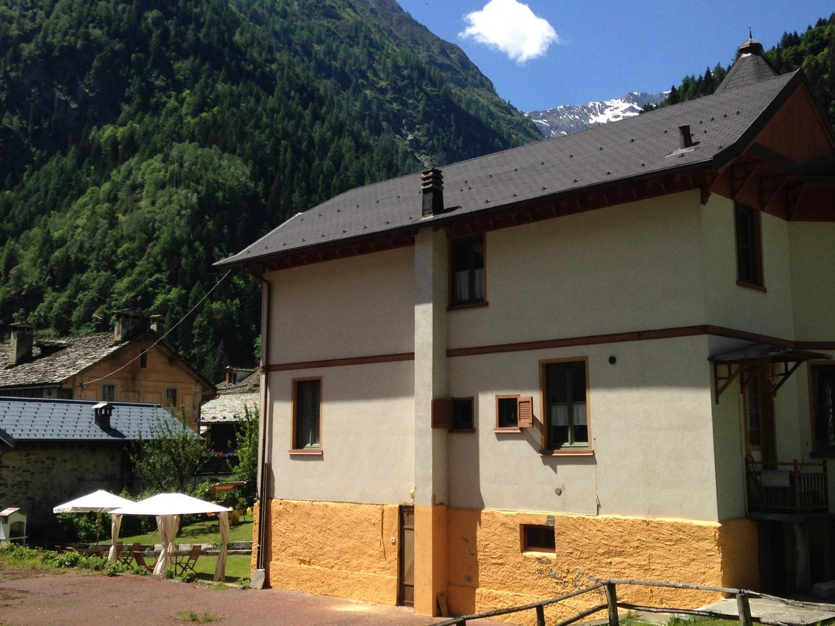L'Aria Di Casa Bed & Breakfast Аланя Валсесия Екстериор снимка