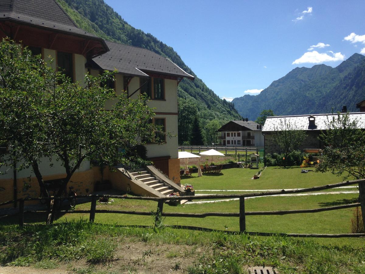 L'Aria Di Casa Bed & Breakfast Аланя Валсесия Екстериор снимка